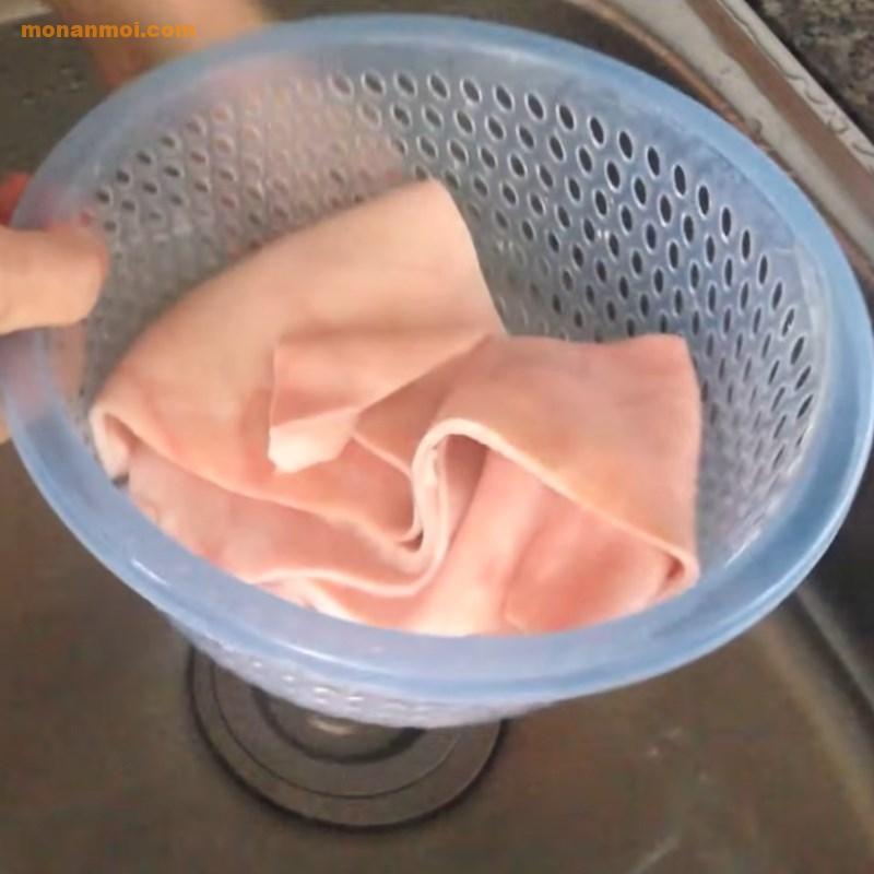 Bước 1 Sơ chế nguyên liệu Gà nhồi thịt hấp