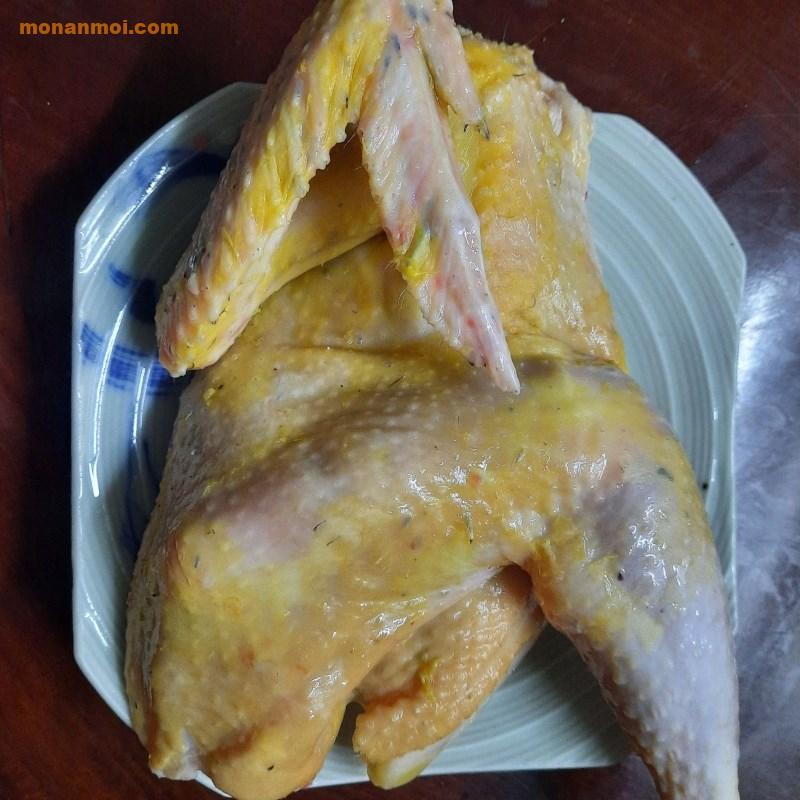 Bước 1 Sơ chế và luộc gà Gỏi gà rau càng cua